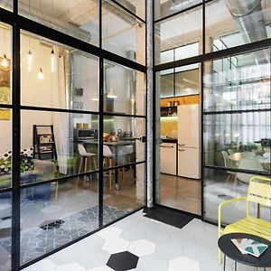 Monkeys Apartments Luxury Metaloft